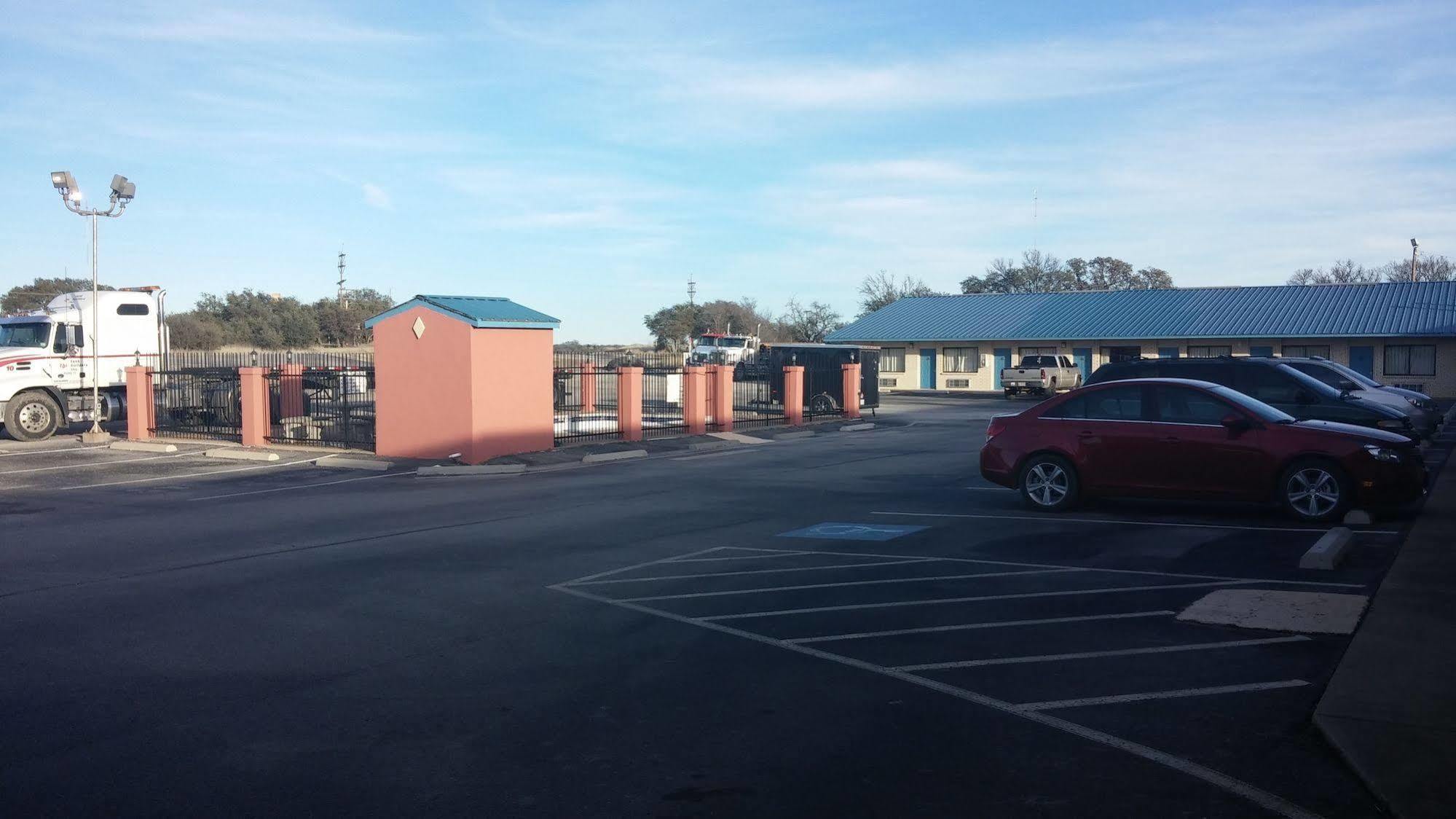 Budget Host Inn Eastland Exterior foto